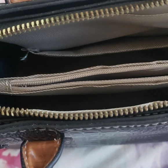 Small Black Purse - Picture 8 of 14